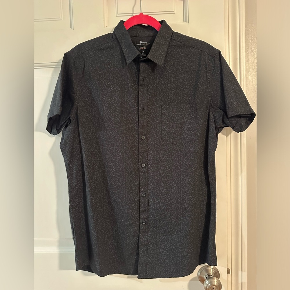 Marc Anthony short sleeve button down Medium slim fit Black w/gray floral design